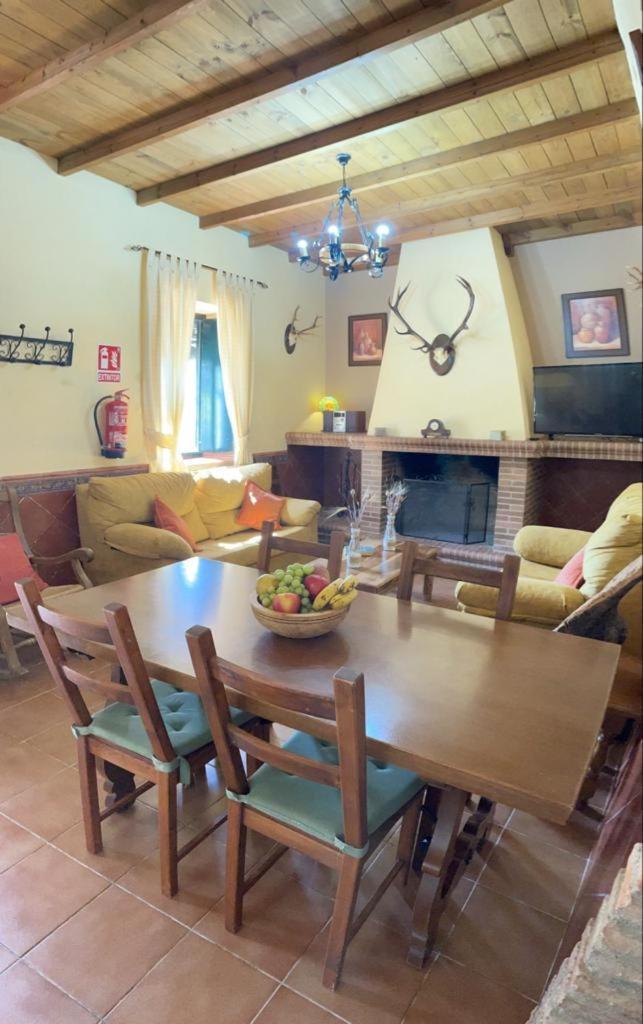 קזאיה דה לה סיירה Casa Rural La Dehesilla מראה חיצוני תמונה